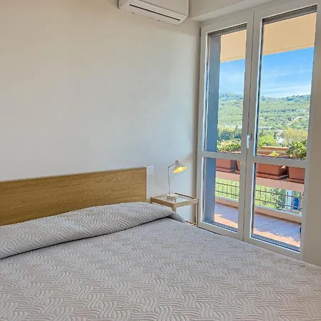 Apartment La Castellana
